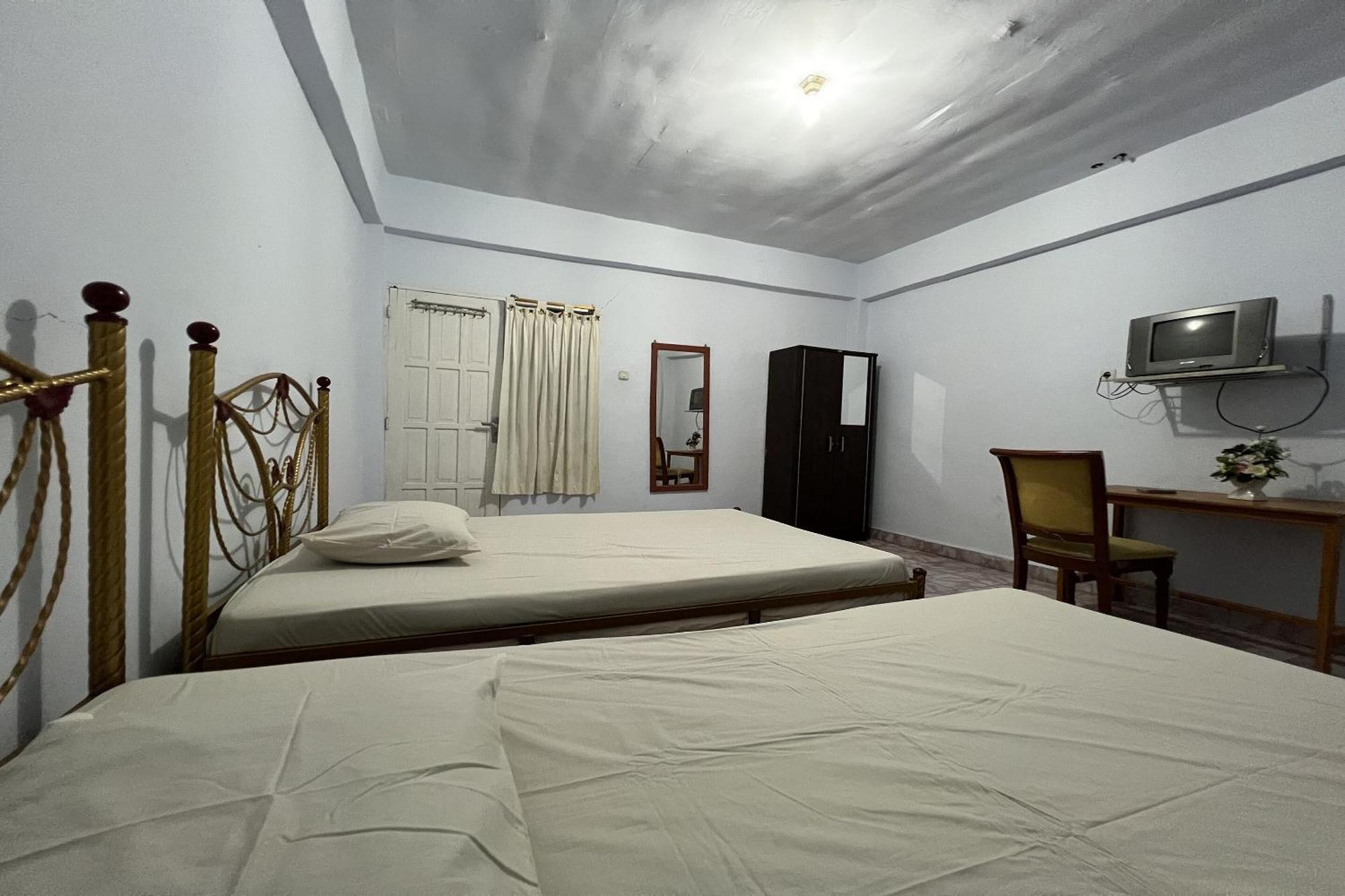 Oyo 91757 Surya Hotelneartaman Anggrek Pkk Watansoppeng Lalabata Exterior foto