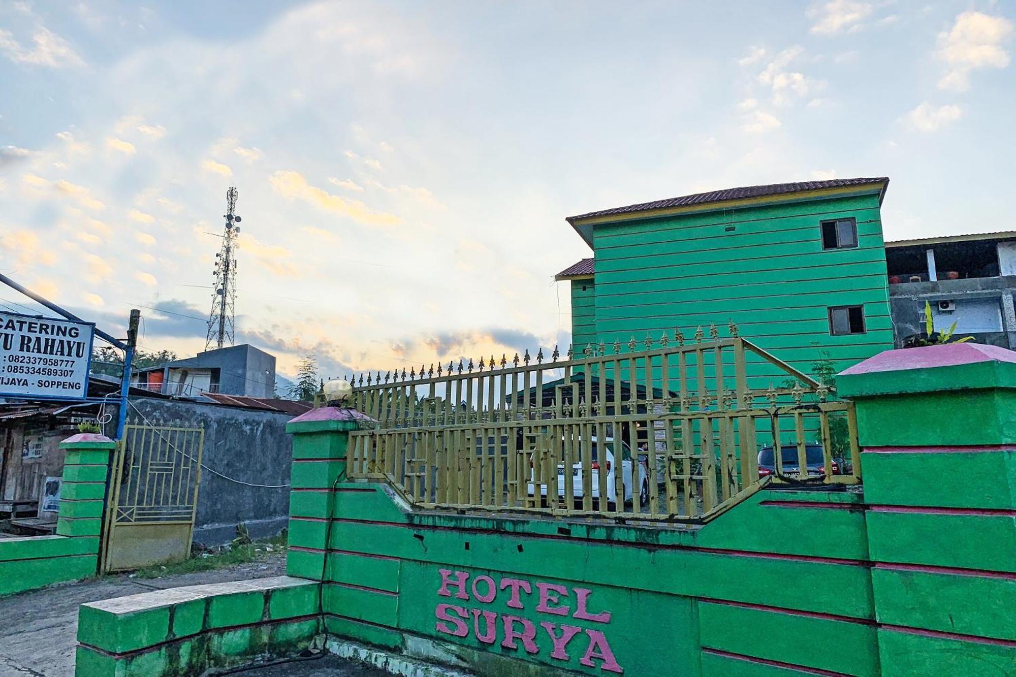 Oyo 91757 Surya Hotelneartaman Anggrek Pkk Watansoppeng Lalabata Exterior foto