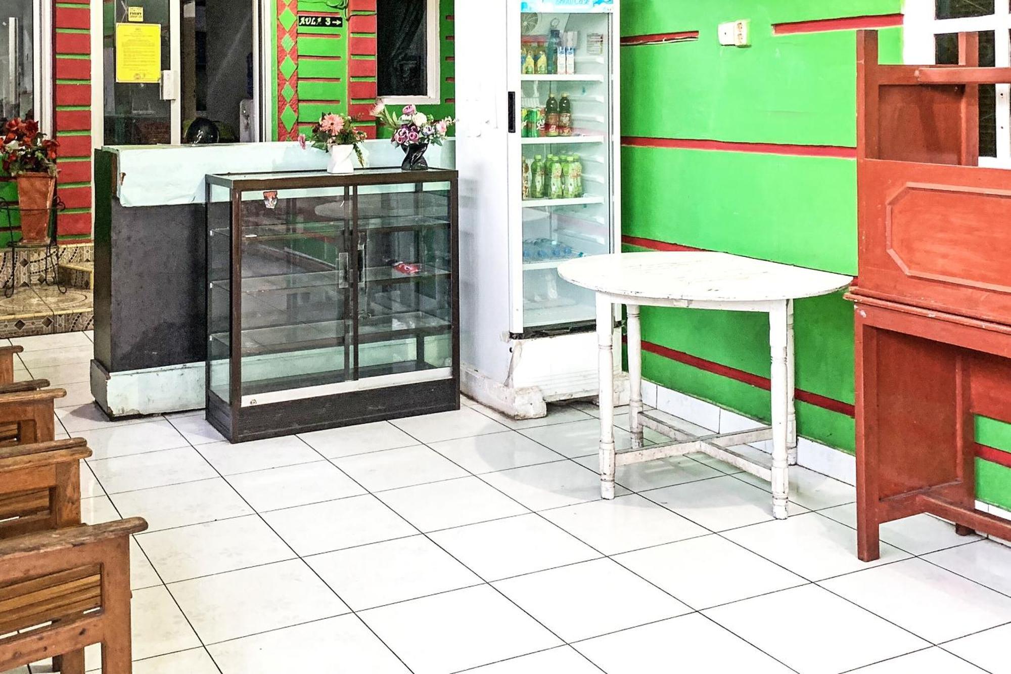 Oyo 91757 Surya Hotelneartaman Anggrek Pkk Watansoppeng Lalabata Exterior foto